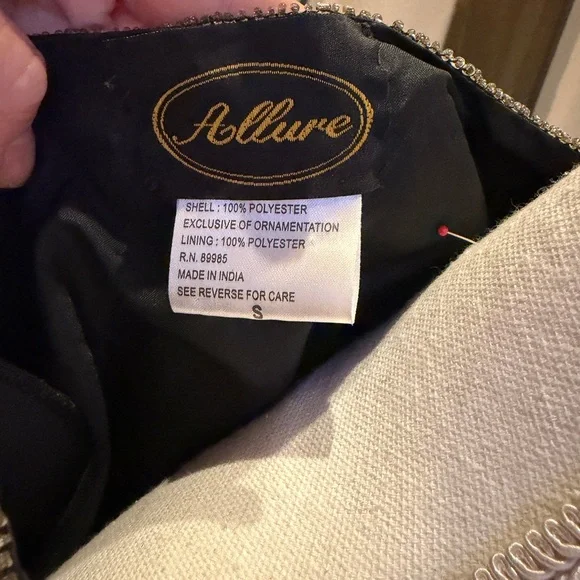 Vintage Allure Black and White Embroidered Crop Top - Picture 9 of 9